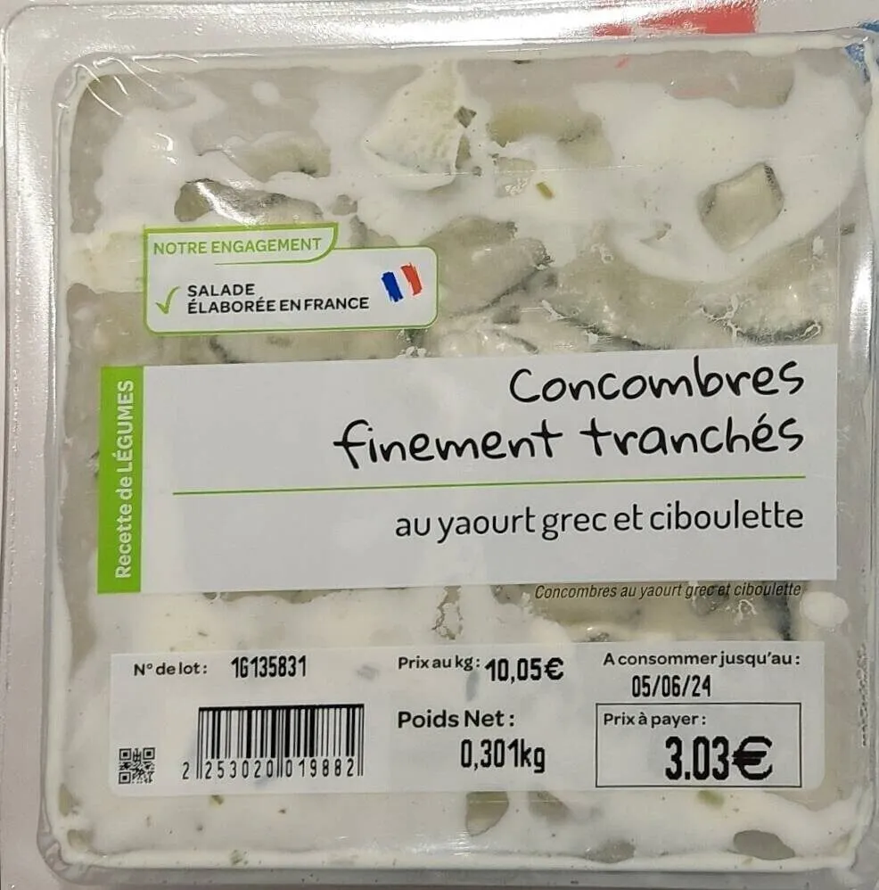 Concombres finement tranchés