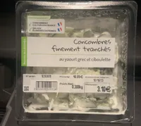 Concombres finement tranchés