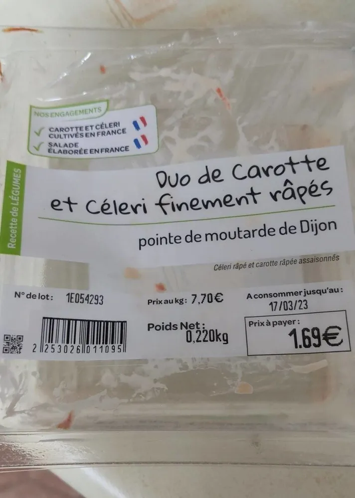 Duo de carottes et celeri finement rapees