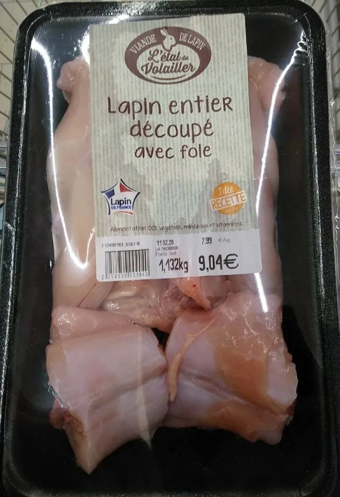 Lapin entier découpé avec foie