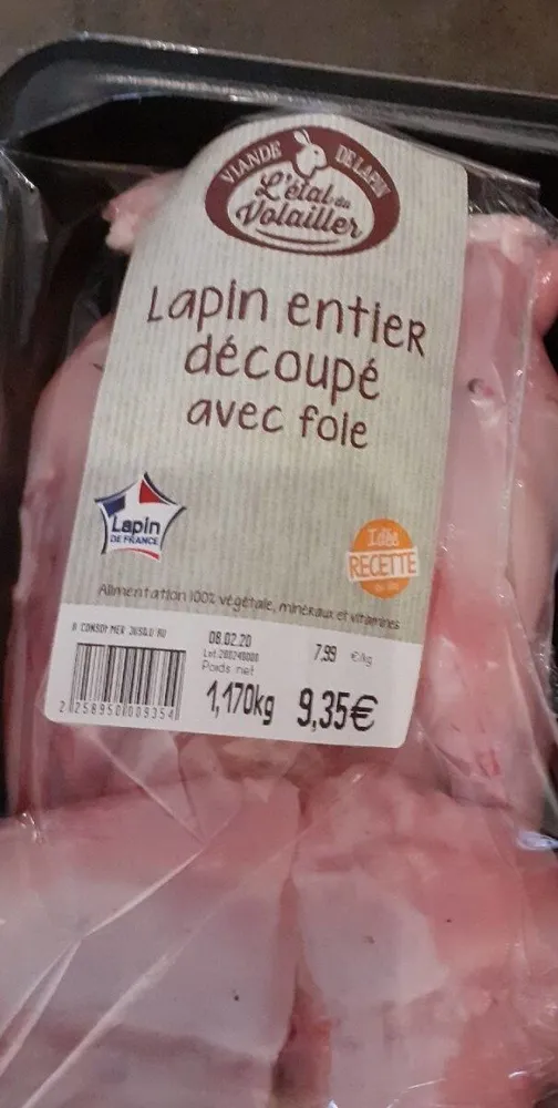 Lapin entier découpé avec foie