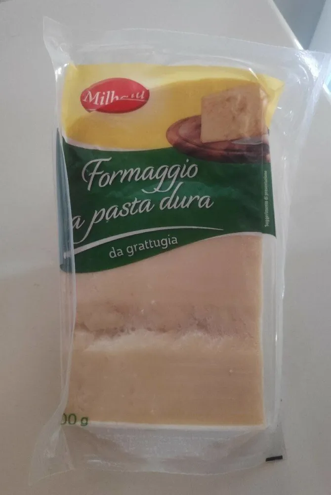 Formaggio a pasta dura da grattugia