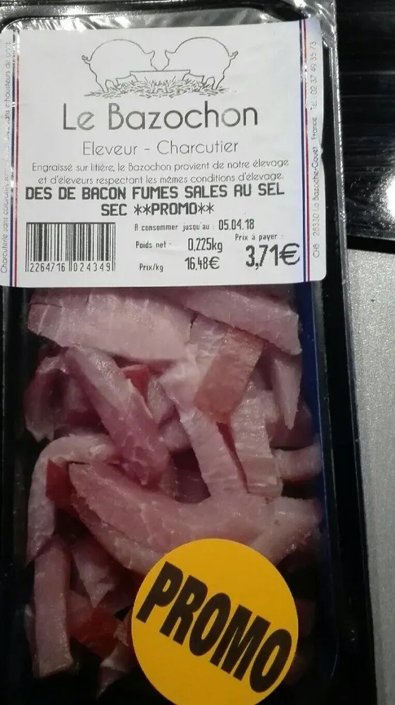Dés de bacon fumés et salés au sel sec
