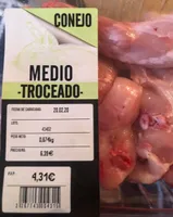 Conejo medio troceado