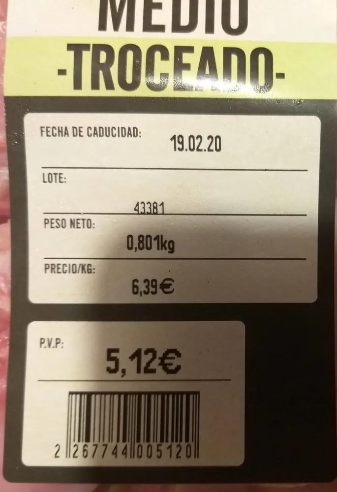 Conejo medio troceado