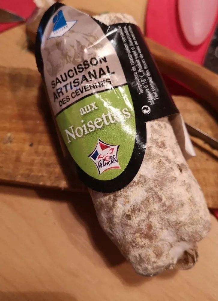 Saucisson artisanal aux noisettes