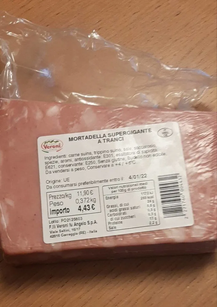 Mortadella supergigante a tranci