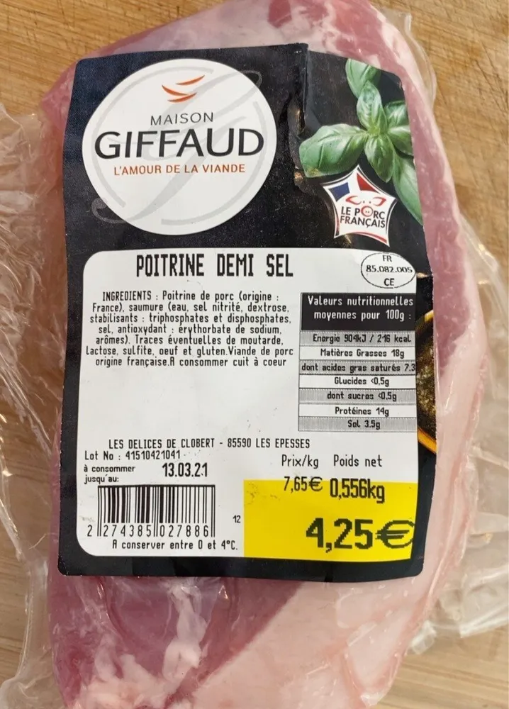 Poitrine demi sel
