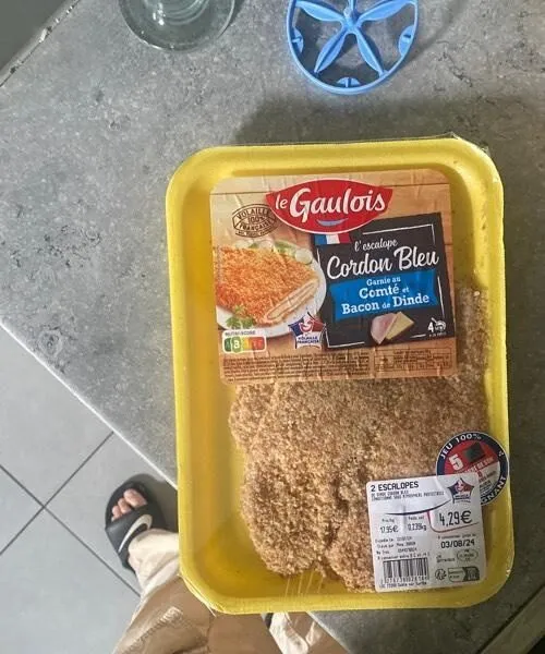 L’escalope cordon bleu garnie au comté et bacon de dinde