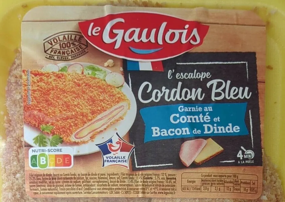 L'escalope cordon bleu garni au comté et bacon de dinde