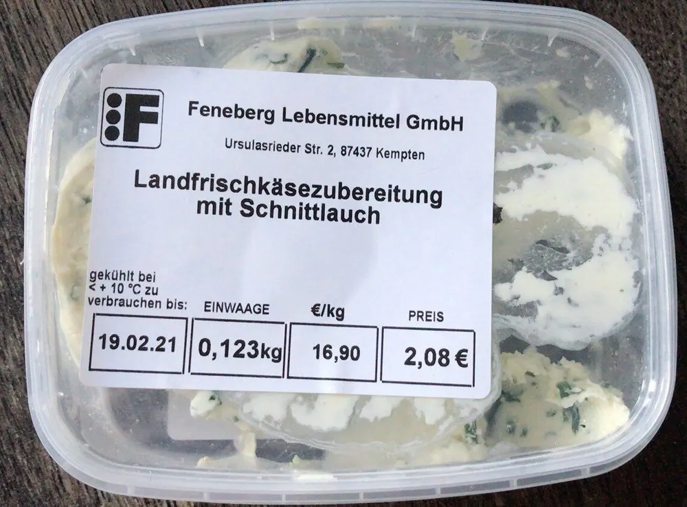 Landfrischkäsezubereitung mit Schnittlauch