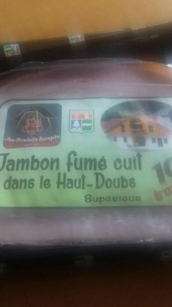 Jambon fumé cuit dans le haut doubs