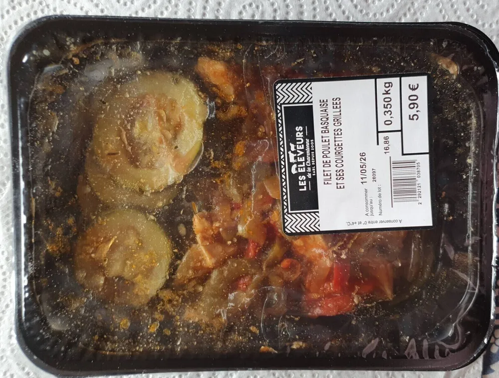 Filet de poulet basquaise et ses courgettes grillées
