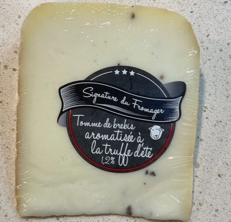 Tomme de brebis aromatisée à la truffe d’été