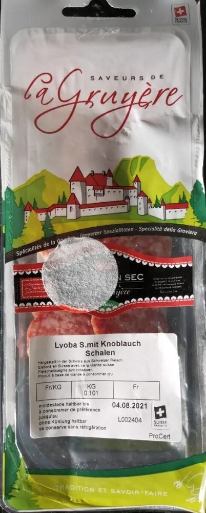 Lyoba S. mit Knoblauch Schalen