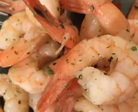 Queues de crevettes cuites