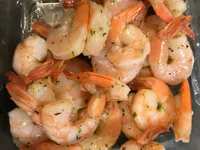 Queues de crevettes cuites