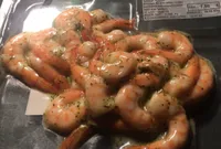 Queues de crevettes cuites