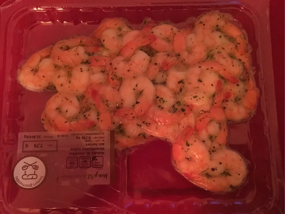 Queues de crevettes cuites