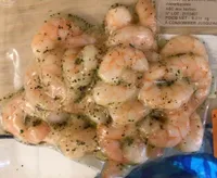 Queues de crevettes cuits