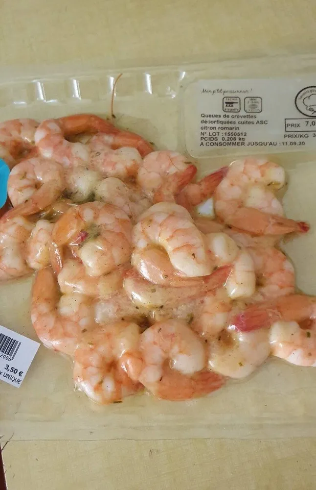 Queues de  crevettes  décortiquées