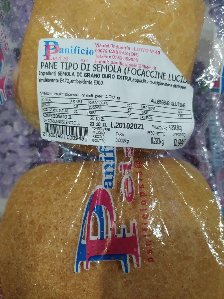 Pane tipo di semola (focaccina lucida)