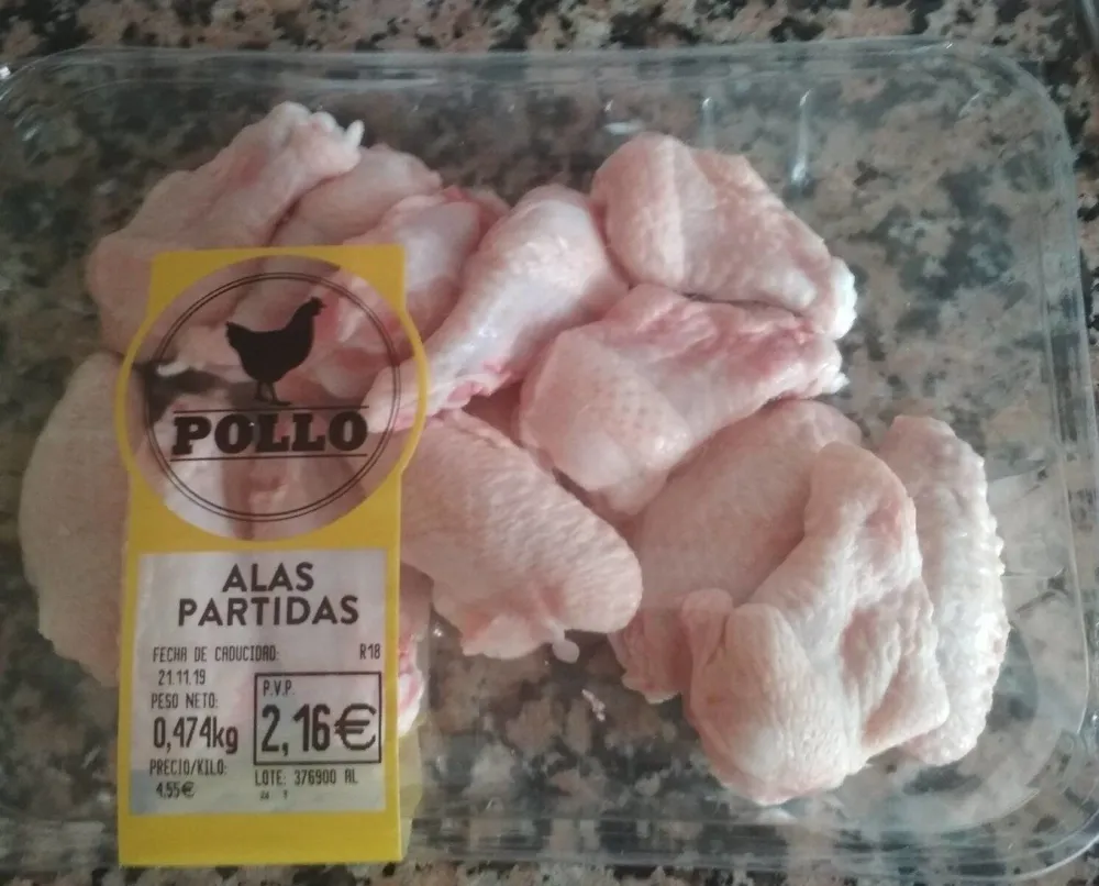Alas de pollo partidas