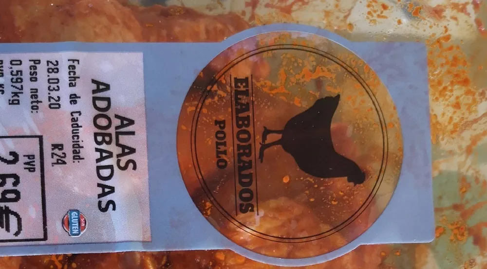 Alas de pollo adobadas con agua añadida