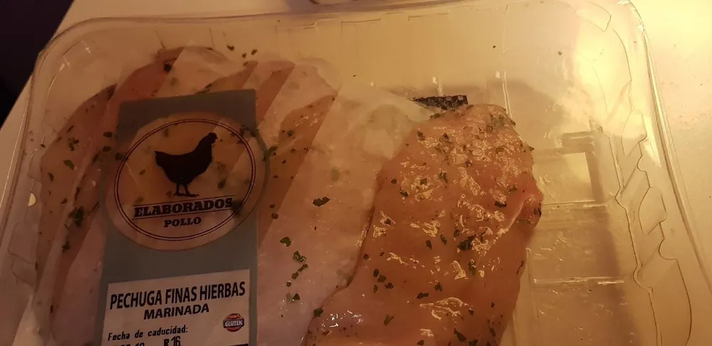 Pechuga de pollo finas hierbas marinada