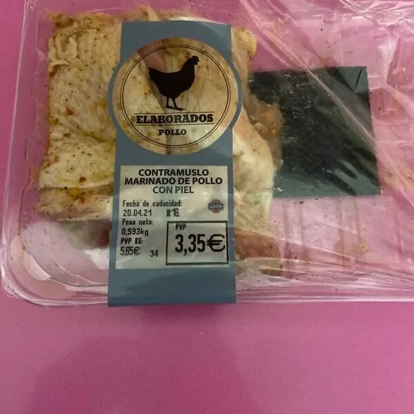 Contra muslo marido de pollo con piel