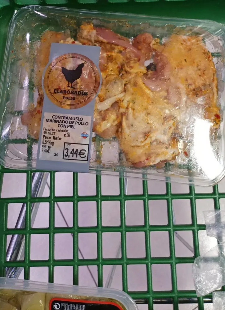 Contramuslo marinado pollo con piel
