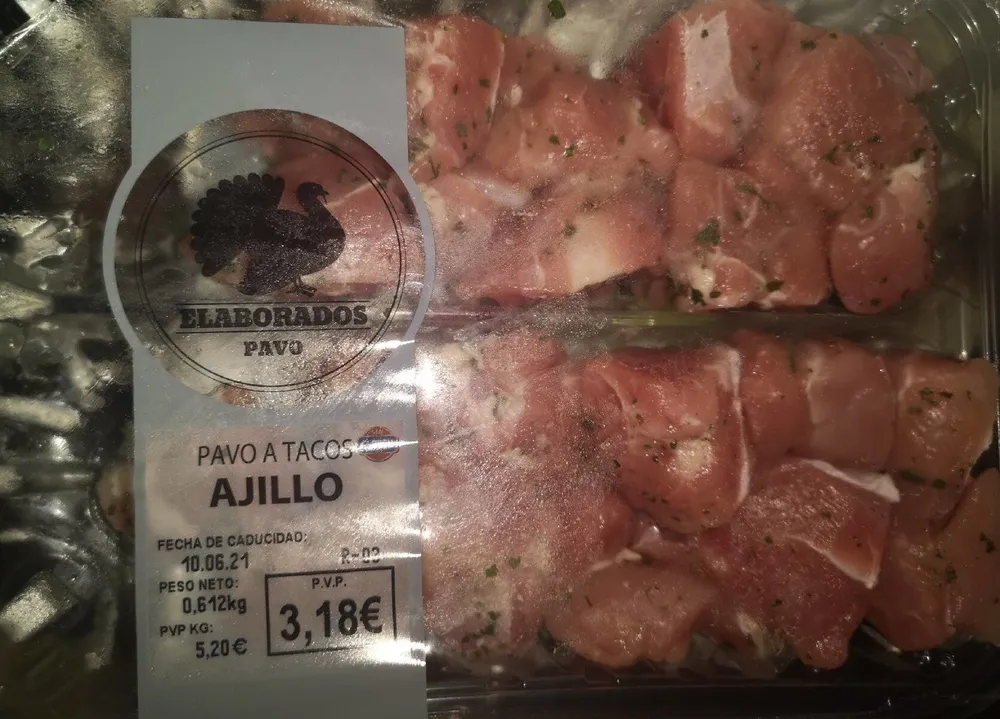 Pavo a tacos ajillo