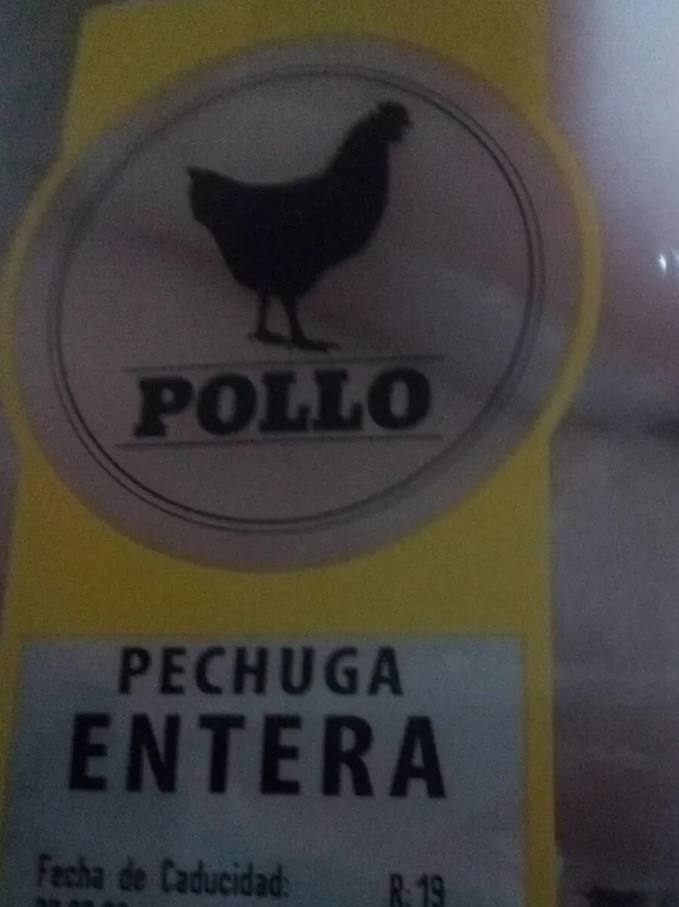 Pollo pechuga entera