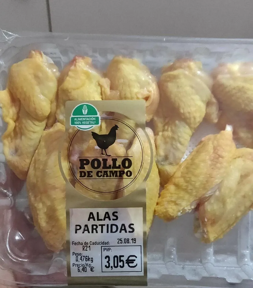 Alas partidas de pollo rural