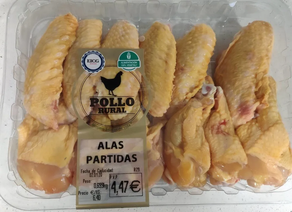 Alas de pollo rural