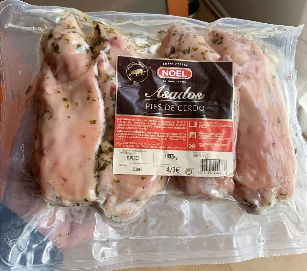 Pies de cerdo asados
