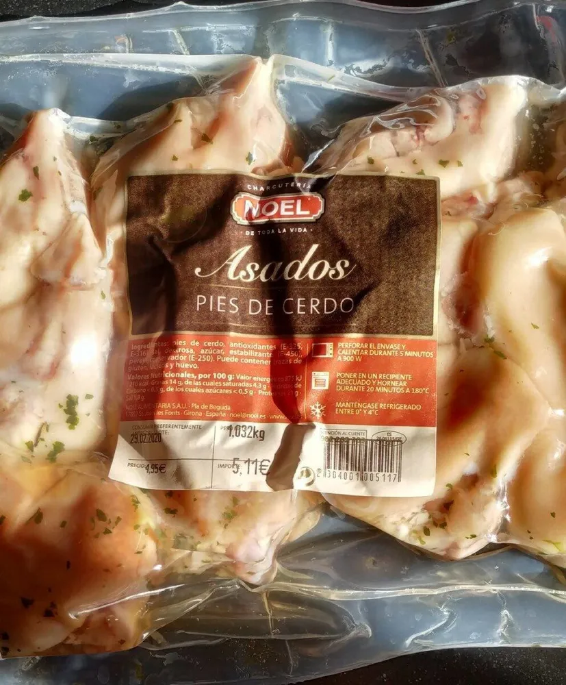 Pies de cerdo asados