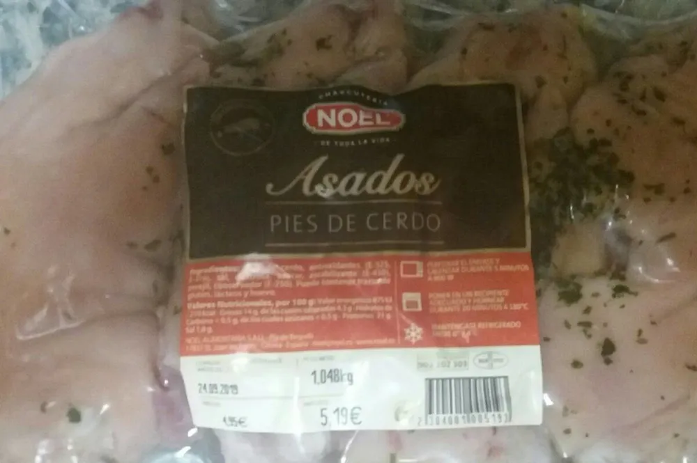 Pies de cerdo asados