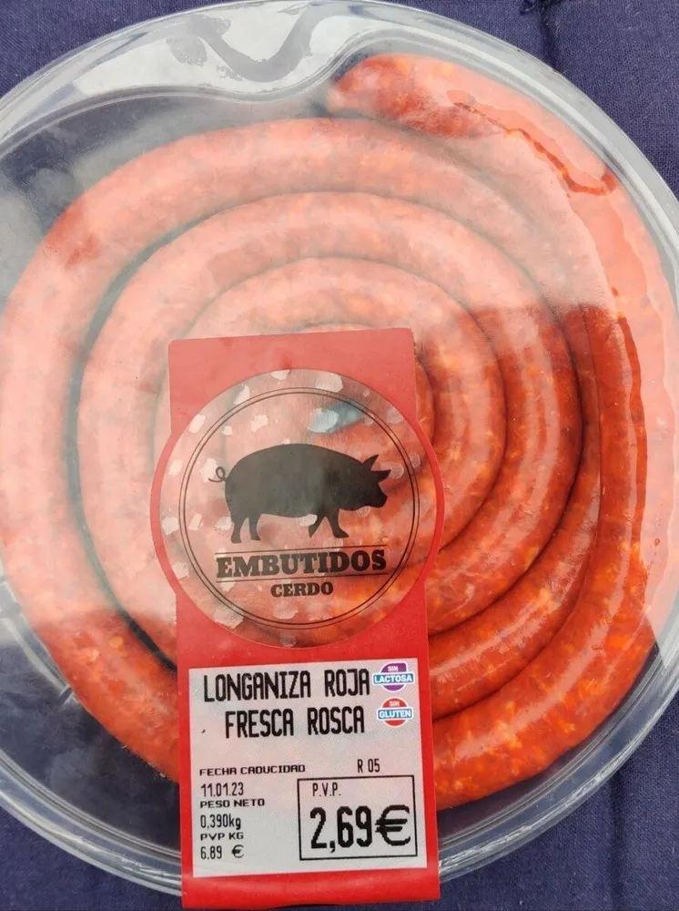Langoniza roja fresca rosca