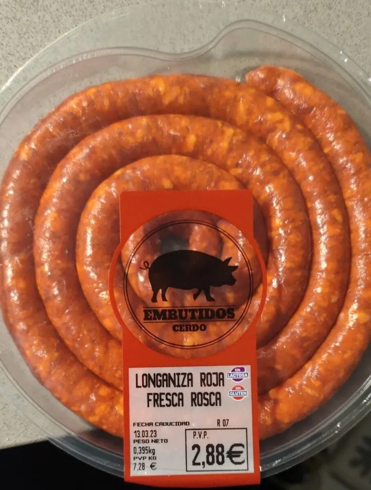 Longaniza roja fresca rosca