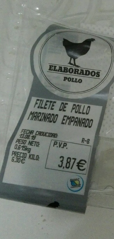 Filete de pollo marinado empanado