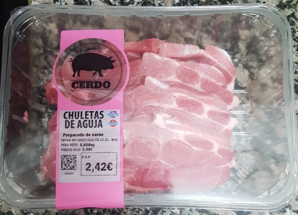 Chuletas de aguja. Cerdo