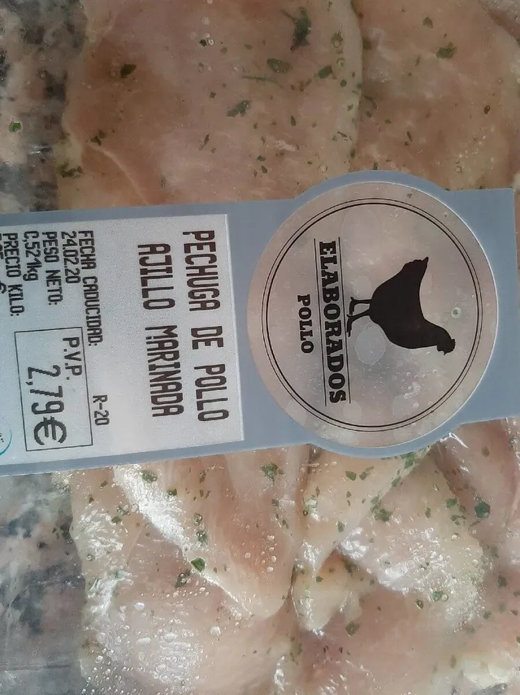 Pechuga de pollo ajillo marinada