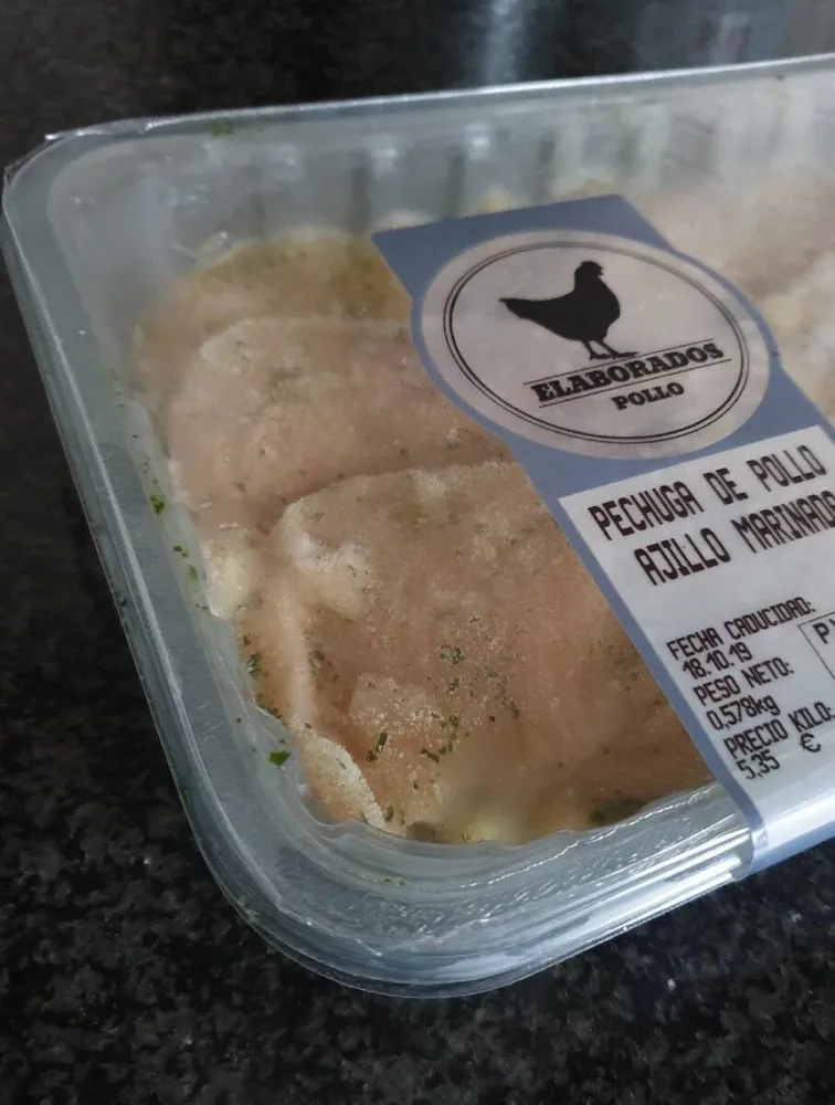 Pechuga de Pollo al ajillo marinada