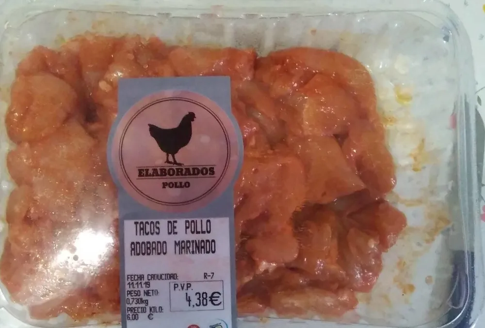 Tacos de pollo adobado marinado