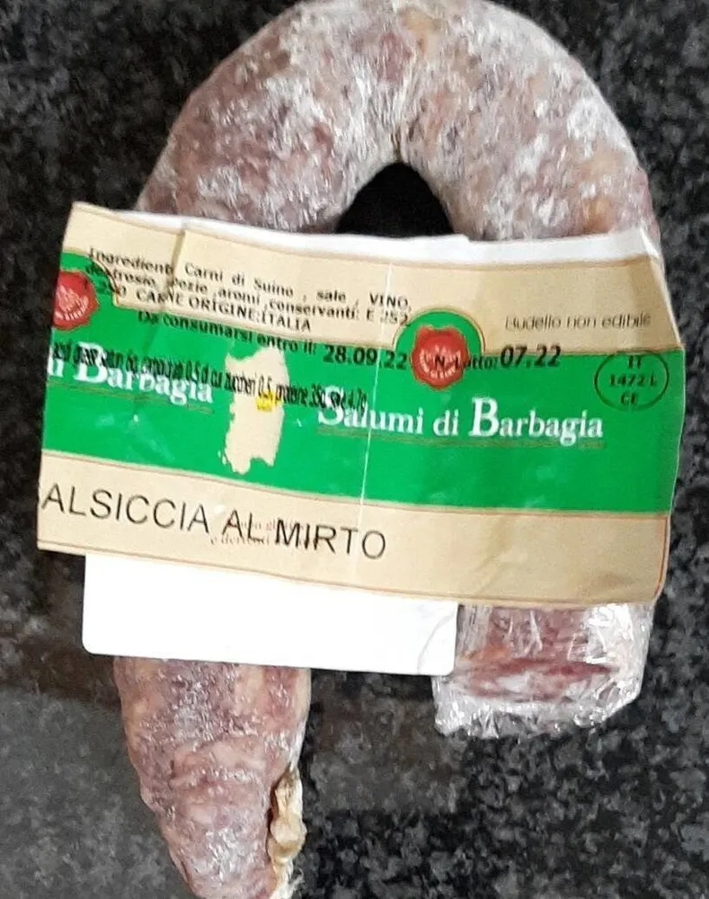 Salsiccia stagionata al mirto