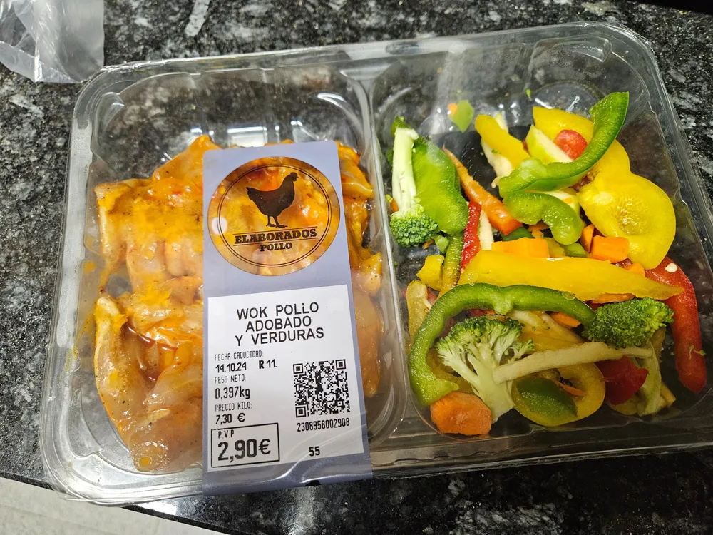 WOK POLLO ADOBADO Y VERDURAS