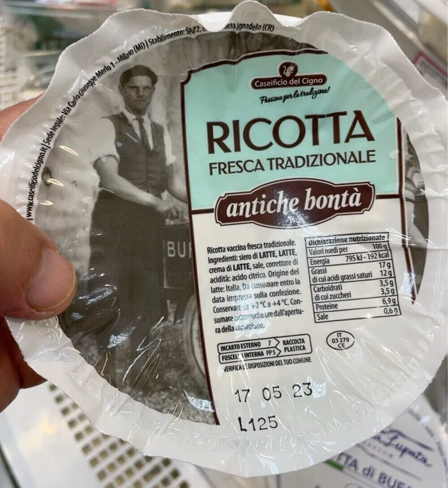 Ricotta fresca tradizionale