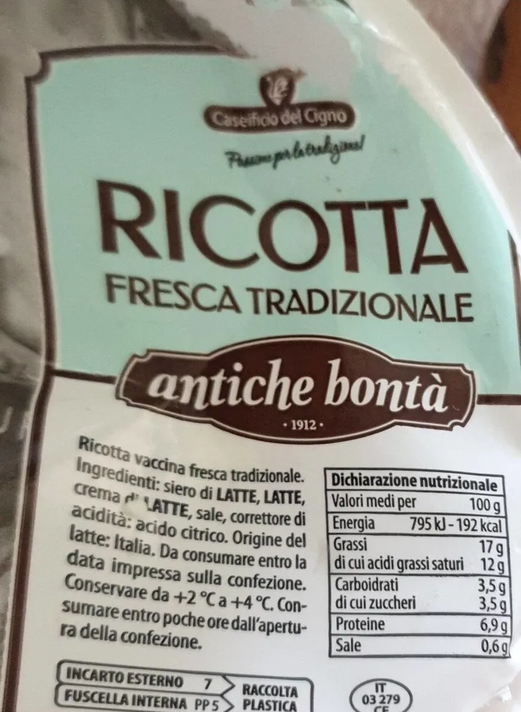 Ricotta fresca tradizionale
