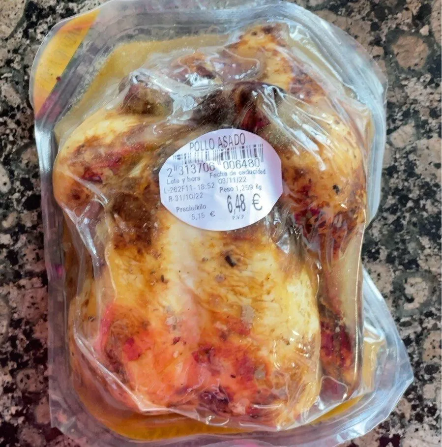 Pollo asado con salsa
